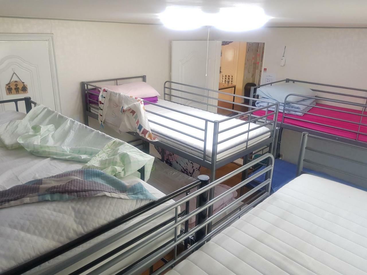 Jin's Paradise Hostel *